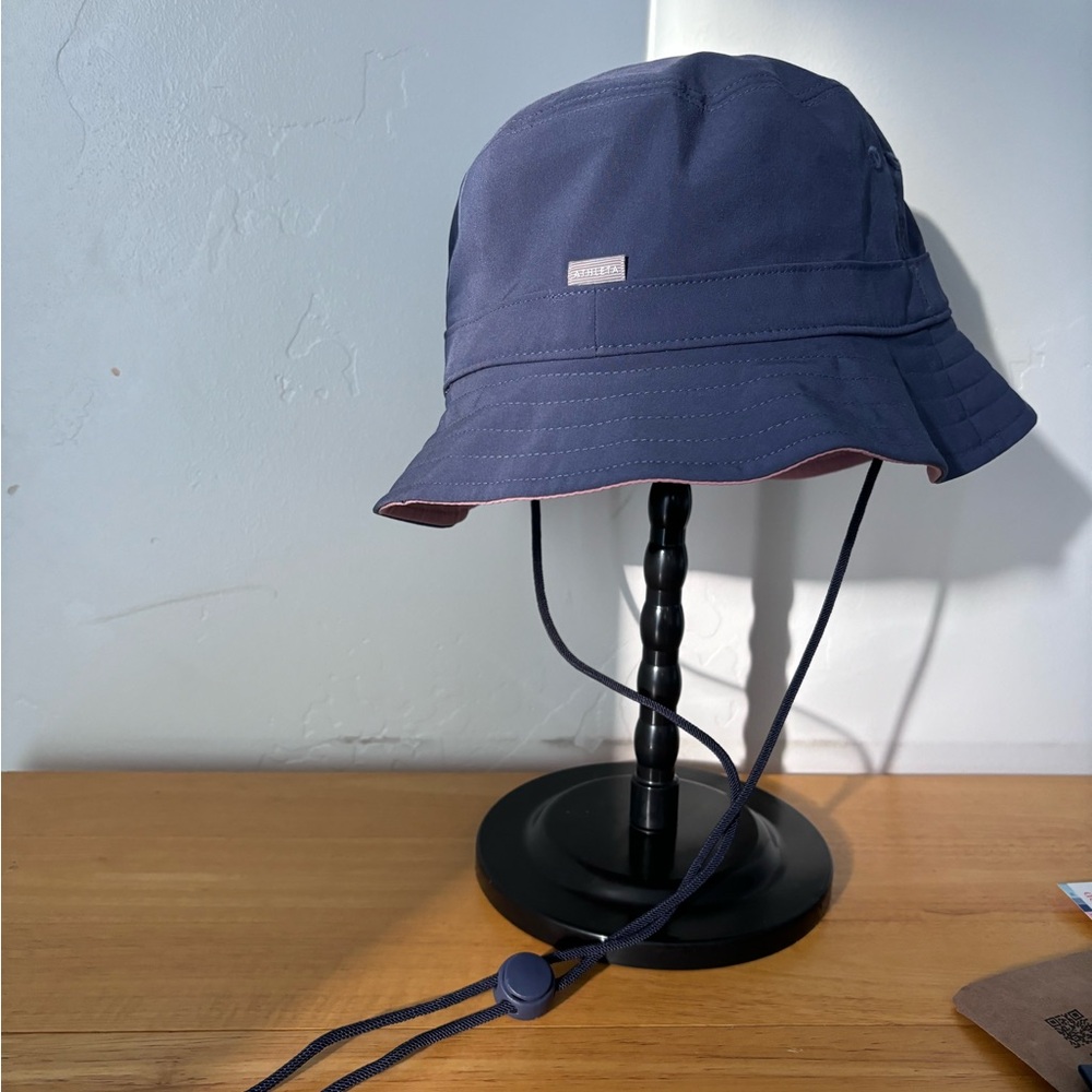 Athleta Women's Breeze Reversible Bucket Cap M/L Violet Pink Sun Hat